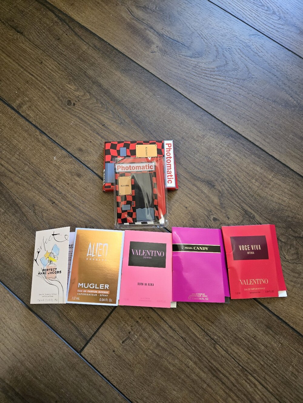 KissMe Mini Mirror + Perfume Sample Bundle